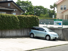 緑園皮膚科専用駐車場